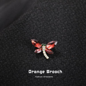 Elegant Crystal Butterfly Brooch Pin for Women: Luxury Personality Suit Accessory, Trendy Spring Summer New Arrival Fashion Jewelry