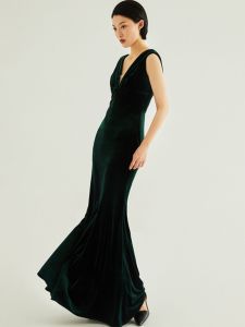 ชุดราตรีผ้ากำมะหยี่สีเขียวอ่อนคอวีสไตล์ฝรั่งเศส ชุดราตรีเอวสูง กระโปรงทรงหางปลา ชุดราตรีเซ็กซี่ ชุดราตรีสีสันสดใส