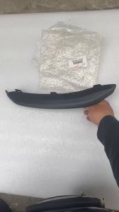Ốp dưới nan lưới ba đờ xốc trước Toyota Vios 2021 (loại sơn sần)