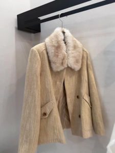 Elegant Vintage Female Coat Fur Collar Large Size