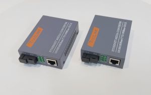 Gigabit Fiber Optical Media Converter 10/100/1000Mbps Single Mode 20Km UPC/APC SC-Port External Power Supply