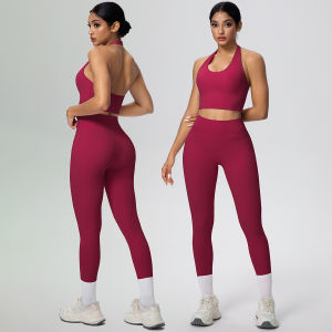 ชุดโยคะกีฬาผู้หญิง 2 ชิ้น ชุดออกกำลังกายแห้งเร็ว สายคล้องคอแบบกันกระแทก เสื้อออกกำลังกายสีพื้นแบบเนื้อผ้าบางเบา กางเกงออกกำลังกายทรงพีชบัตต์