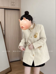 Áo Khoác Len Cỡ Lớn Kiểu Pháp Đính Kim Cương Cổ Áo Dài Vừa Phải Chất Liệu Len Dày Thời Trang Thu Đông Cho Nữ