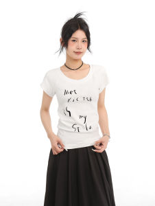 Áo Thun Nữ Tay Ngắn Ôm Vừa Vặn Cổ Chữ U Màu Trắng Mùa Hè Cổ Lớn Cạp Cao Dáng Ngắn Phong Cách Ngọt Ngào Và Cay Nồng