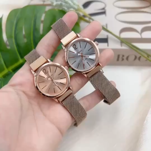 GENEVA นาฬิกาข้อมือแฟชั่นสายแม่เหล็กสามารถปรับสายได้ หน้าปัดขนาด30มม.หน้าปัดทรงกลม ตั้งเวลาให้พร้อมใช้งาน แถมถ่านให้ฟรี