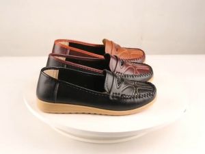 Impor Sepatu Flat Loafers Anti slip Nyaman Kasual Kulit Sepatu Perahu - Sepatu Wanita