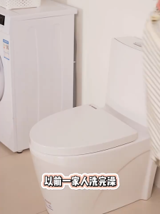 Giỏ đựng quần áo bẩn HOMELOVE Giỏ đựng đồ gấp gọn nhựa PP màu kem có bánh xe di chuyển quai gia cố chắc chắn