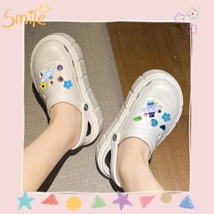 DMshoes ราคาคุ้ม รองเท้าแตะแฟชั่นหัวโต สามารถใช้งานได้แบบ 2in1 จะใส่แบบรัดส้นหรือไม่รัดส้นก็ได้ มีให้เลือก 3 สีเลยน๊าา ปังไม่ไหวว เอาจริง