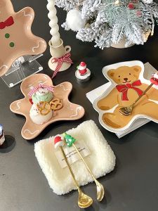 Ceramic Rabbit Miss Christmas Decoration Gift Dessert Plate Cartoon Bear 3D Relief Cute Design Chinese Production 8 Inches