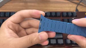 Newest Silicone Magnetic Strap for Apple Watch Ultra 2 49mm Band 41mm 45mm 44mm 40mm 42mm 38mm Bracelet iWatch Series 9 8 7 6 SE 5 4 3 2 Strap