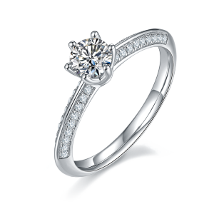 Luxurious 0.5-carat laboratory-grown diamond engagement ring exquisitely set in 925 sterling silver