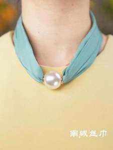 ผ้าพันคอไหมสไตล์โมเดิร์นยุคใหม่หรูหรา ผ้าไหมซาตินปักลาย ผ้าพันคอสำหรับผู้หญิง ฤดูร้อน ผ้าคลุมไหล่ ผ้าไหมคอตตอนผสมโพลีเอสเตอร์