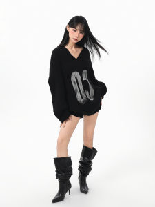 ARCG | Vintage Leisure Black V-Neck Knit Sweater