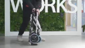 รถเข็นผู้ป่วย Wheelchair รถเข็นผู้สูงอายุพับได้ วีลแชร์พับได อลูมิเนียม อัลลอย พับได้ มีเบรค นน.เบา แข็งแรง รับนน.150 กก