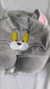 Bantal leher Senderan Perjalanan di Mobil Karakter tom and jery berkerudung Hoodie Bahan Halus
