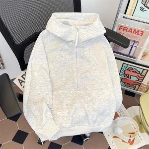 เสื้อสเวตเตอร์ฮู้ดคอกลมทรงหลวมสไตล์อเมริกันสำหรับผู้ชาย ฤดูใบไม้ร่วง 2025 ทรงบ็อกซี่ เสื้อสเวตเตอร์ฮู้ดคอปกสีพื้นแบบมีซิปครึ่งตัว