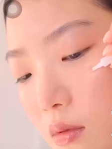 Ống Tinh Chất Dưỡng Ẩm OHUI 777 Căng Bóng Da Và Dưỡng Sáng 7ml