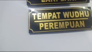 Sign Board Dinding Akrilik Lapis Spon Tempat Whudu Laki-Laki Dan Perempuan
