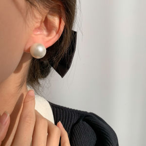 Elegant Pure Silver Pearl Earrings for Women Luxury Sensation Ear Cares Light Weight round Shape Fashion Jewelry Accessories
