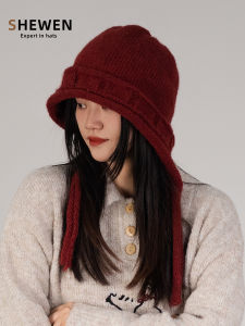 หมวกไหมพรมถักสีแดงผูกโบว์สไตล์ญี่ปุ่นสำหรับผู้หญิงในฤดูใบไม้ร่วงและฤดูหนาว หมวกไหมพรมทรงกลม หูปกันลม หน้าเล็ก ขนาดใหญ่ หมวกไหมพรม