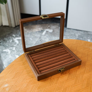 กล่องเก็บเครื่องประดับขนาดเล็กแบบป้องกันฝุ่นพร้อมเสื้อผ้าขนสัตว์สีน้ำตาล กล่องเก็บต่างหู กล่องโชว์เครื่องประดับ กล่องไม้สีดำลายหินปูน