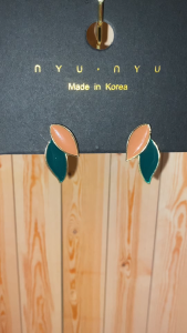 Anting Daun Mutiara Elegan Korean Style – Leaf Pearl Drop Earrings A380