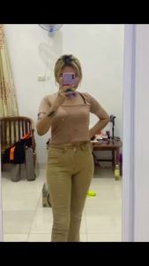 Kaos Crop Leher Kotak / SQUARE NECK LENGAN PENDEK / FASHION WANITA KEKINIAN UK L