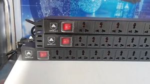 Apollo PDU-02 8 ช่อง Rack PDU สำหรับ 6U/9U ตู้ Cabinet Rack สายยาว 1.5ม. เต้ารับ-เสียบ 3 ขา สำหรับ 19 นิ้ว