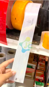 3M แถบสะท้อนแสงติดรถไดมอนด์เกรด สีขาว ยาว 3 เมตร (แบ่งขาย)