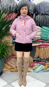 C1. Áo Phao Lông Vũ Siêu Nhẹ Dáng Lửng Nữ Có Mũ Tháo Rời Nhiều Size S-4XL Chất Mềm Mại Giữ Ấm tốt phù hợp thời tiết lạnh Mùa Đông phong cách sang trọng