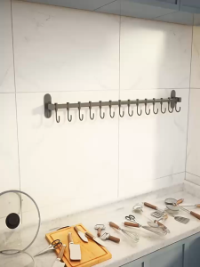 Rak penyimpanan dapur dengan gantungan sendok dan spatula tanpa pengeboran batang gantung multifungsi rak penyimpanan wajan dan spatula dari stainless steel