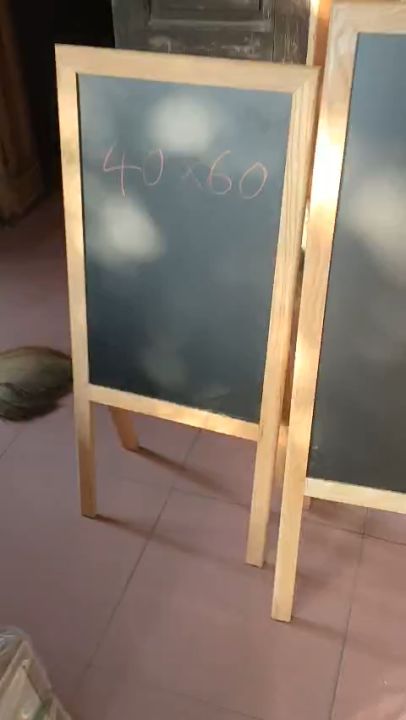 Bảng menu đen khung gỗ tần bì nhiều kích thước có chân chống tặng kèm ...