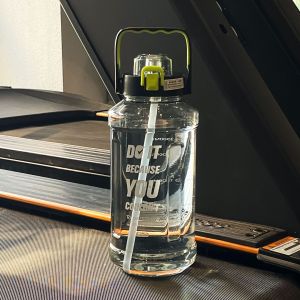 Large Capacity Sporty Water Bottle 2000ml