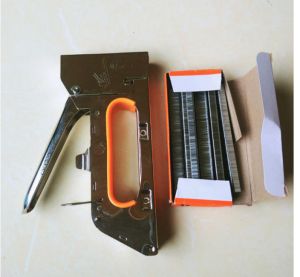 dụng cụ bắn ghim cầm tay đa năng chất dầy chắc chắn rể sử dụng loại tốt