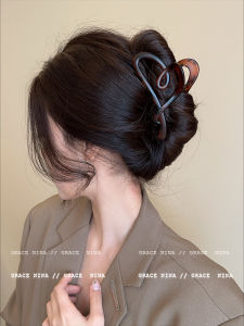 Elegant Simple Twisted Heart Hair Clip for Girls New 2025 French Vintage Style Hair Accessories at Back of Head Shark Tail Clip