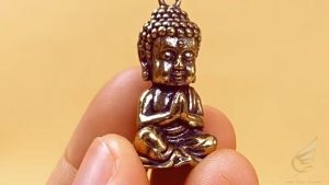 Móc Khóa Phật Giáo Tiểu Phật Thích Ca Chắp Tay Ngồi Thiền Bằng Đồng Thau - Đồ Đồng Thuận Tâm