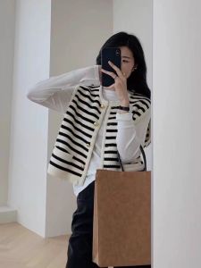 เสื้อกั๊กถักแขนกุดลายทางสีดำขาว สำหรับผู้หญิง เสื้อคลุมคาร์ดิแกน ฤดูใบไม้ผลิและฤดูใบไม้ร่วง เสื้อคลุมกันหนาวแบบสวมหัว