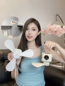 พัดลมเพดานสำหรับตั้งแคมป์พร้อมไฟกลางคืน ปรับความเร็วลมได้ 4 ระดับ พร้อมรีโมทคอนโทรลไร้สาย พัดลมพกพาขนาดเล็กสำหรับใช้ในบ้าน ชาร์จด้วย USB