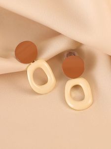 Soft Vintage French Style Clip-On Earrings Tea Milk Color Mosquito Coil Tray No Piercing Required Pain-Free Womens Jewelry