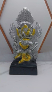 Miniatur pajangan ruang tamu aesthetic patung garuda wisnu kencana GWK Bali warna silver hitam