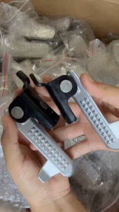[1 ĐÔI] Gác Chân Nhôm V1 K1 Tailg GR55 Xe Điện Mẫu Mới