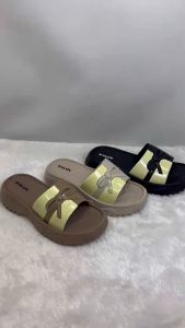 PROMO 5.5 PUNCAK [Size 36-40] Dulux 602 Sandal Wanita Sandal Selop Sandal Karet Lentur Terbaru\\n\\nSandal karet telah menjadi pilihan populer bagi banyak wanita di berbagai acara, termasuk pesta. Dalam artikel ini, kita akan membahas tentang sandal karet untuk pesta, sandal wanita karet lentur, dan promo 5.5 puncak yang ditawarkan oleh Dulux 602.\\n\\n Apa Itu Sandal Karet Untuk Pesta?\\n\\nSandal karet untuk pesta adalah sepatu yang dirancang khusus untuk acara-acara tertentu seperti pesta, pernikahan, atau acara formal lainnya. Mereka biasanya memiliki desain yang elegan dan menarik, serta bahan yang nyaman dan tahan lama.\\n\\n Kelebihan Sandal Karet Untuk Pesta\\n\\nBerikut ini adalah beberapa kelebihan sandal karet untuk pesta:\\n\\n- **Desain Elegan**: Sandal karet untuk pesta biasanya memiliki desain yang elegan dan menarik, sehingga cocok untuk dikenakan pada acara-acara formal.\\n- **Bahan Berkualitas**: Sandal karet untuk pesta dibuat dari bahan karet berkualitas tinggi, yang tahan lama dan nyaman digunakan.\\n- **Berbagai Pilihan Warna**: Sandal karet untuk pesta tersedia dalam berbagai pilihan warna, sehingga Anda dapat memilih warna yang cocok dengan gaun atau pakaian Anda.\\n\\n Keunggulan Desain Sandal Karet\\n\\nDesain sandal karet untuk pesta biasanya sangat elegan dan menarik. Mereka seringkali memiliki detail yang menarik seperti stiletto atau hak tinggi, serta berbagai jenis hiasan seperti kristal atau permata.\\n\\n Mengapa Memilih Sandal Wanita Karet Lentur?\\n\\nSandal wanita karet lentur adalah pilihan yang sangat baik bagi mereka yang mencari sepatu yang nyaman dan tahan lama. Berikut ini adalah beberapa alasan mengapa Anda harus memilih sandal wanita karet lentur:\\n\\n Kenyamanan Sandal Wanita Karet Lentur\\n\\nSandal wanita karet lentur dirancang untuk memberikan kenyamanan maksimal saat digunakan. Mereka biasanya memiliki sol yang empuk dan fleksibel, sehingga Anda dapat berjalan dengan mudah dan nyaman selama berjam-jam.\\n\\n Desain Terbaru Sandal Wanita Karet\\n\\nDesain sandal wanita karet lentur selalu diperbarui untuk tetap up-to-date dengan tren fashion terbaru. Mereka seringkali memiliki desain yang elegan dan menarik, sehingga cocok untuk dikenakan pada berbagai acara formal atau kasual.\\n\\n Promo 5.5 Puncak: Sandal Selop Dulux 602\\n\\nDulux 602 menawarkan promo 5.5 puncak untuk sandal selop mereka yang cocok untuk ukuran 36-40. Berikut ini adalah beberapa informasi penting tentang promo ini:\\n\\n Ukuran Sandal Selop Dulux 602\\n\\nSandal selop Dulux 602 tersedia dalam berbagai ukuran, mulai dari 36 hingga 40. Jadi, Anda dapat memilih ukuran yang paling sesuai dengan kaki Anda.\\n\\n Harga Promo Sandal Selop Dulux 602\\n\\nPromo 5.5 puncak menawarkan harga spesial untuk sandal selop Dulux 602. Jadi, Anda dapat mendapatkan sepatu berkualitas tinggi dengan harga yang lebih terjangkau.\\n\\nKami harap artikel ini membantu Anda memahami lebih baik tentang sandal karet untuk pesta, sandal wanita karet lentur, dan promo 5.5 puncak yang ditawarkan oleh Dulux 602. Jangan ragu untuk mencoba produk kami dan rasakan kenyamanan dan keindahan yang ditawarkan oleh sandal karet untuk pesta dan sandal wanita karet lentur.\n}