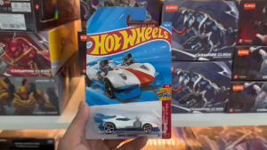 Mô Hình Xe Kim Loại Hot Wheels Super Twin Mill White (#169/250) Tỷ Lệ 1/64