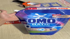Nước giặt Omo chuyên gia cửa trước chuyên gia giữ màu 1.8KG