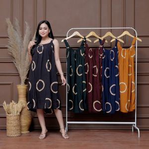 Daster Jumbo Yukensi Terbaru Motif Ring Daster Rayon Jumbo Tanpa Lengan LD 140 XxxxxL Terbaik Termurah Dan Terlaris
