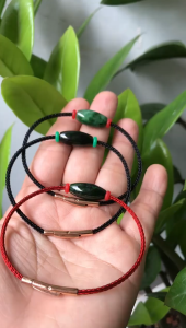 [HCM] Vòng Tay Đá Cẩm thạch lu xanh đậm nhỏ dây đen đỏ kiểu xinh xắn đẹp lắm luôn freesize tất cả nữ đeo được hết có 590k/1 chiếc ạ