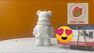 Tượng tô màu GẤU BEARBRICK PHI HÀNH GIA 95cm B18 thạch cao trắng (Không kèm màu) luyện vẽ decor