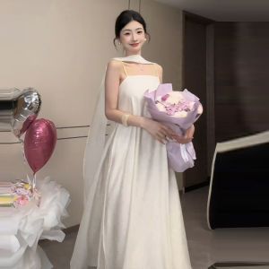 Karrar betsey | Đầm Dài Elegance Phong Cách Resort Mới Màu Trắng
