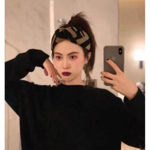 ผ้าคาดผมขอบกว้างแฟชั่นสำหรับผู้หญิง ฤดูใบไม้ร่วง/ฤดูหนาว ที่สวมใส่ภายนอก ตกแต่งผมแบบมีเอกลักษณ์เฉพาะตัว เครื่องประดับแฟชั่น