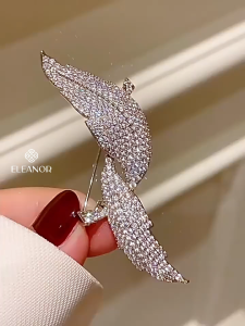 Ghim cài áo nam nữ Eleanor Accessories hình lông vũ đính đá phụ kiện thời trang trâm cài áo 11504